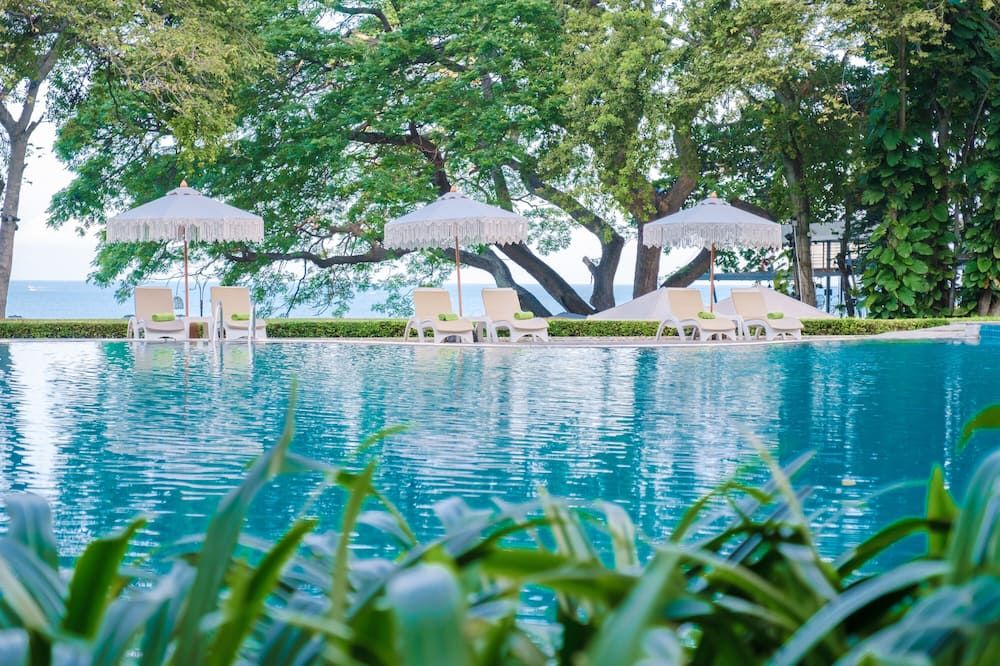 حوض السباحة صورة