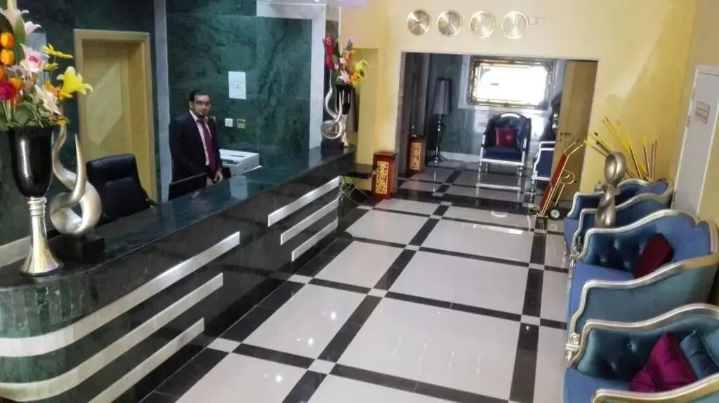 آخر
