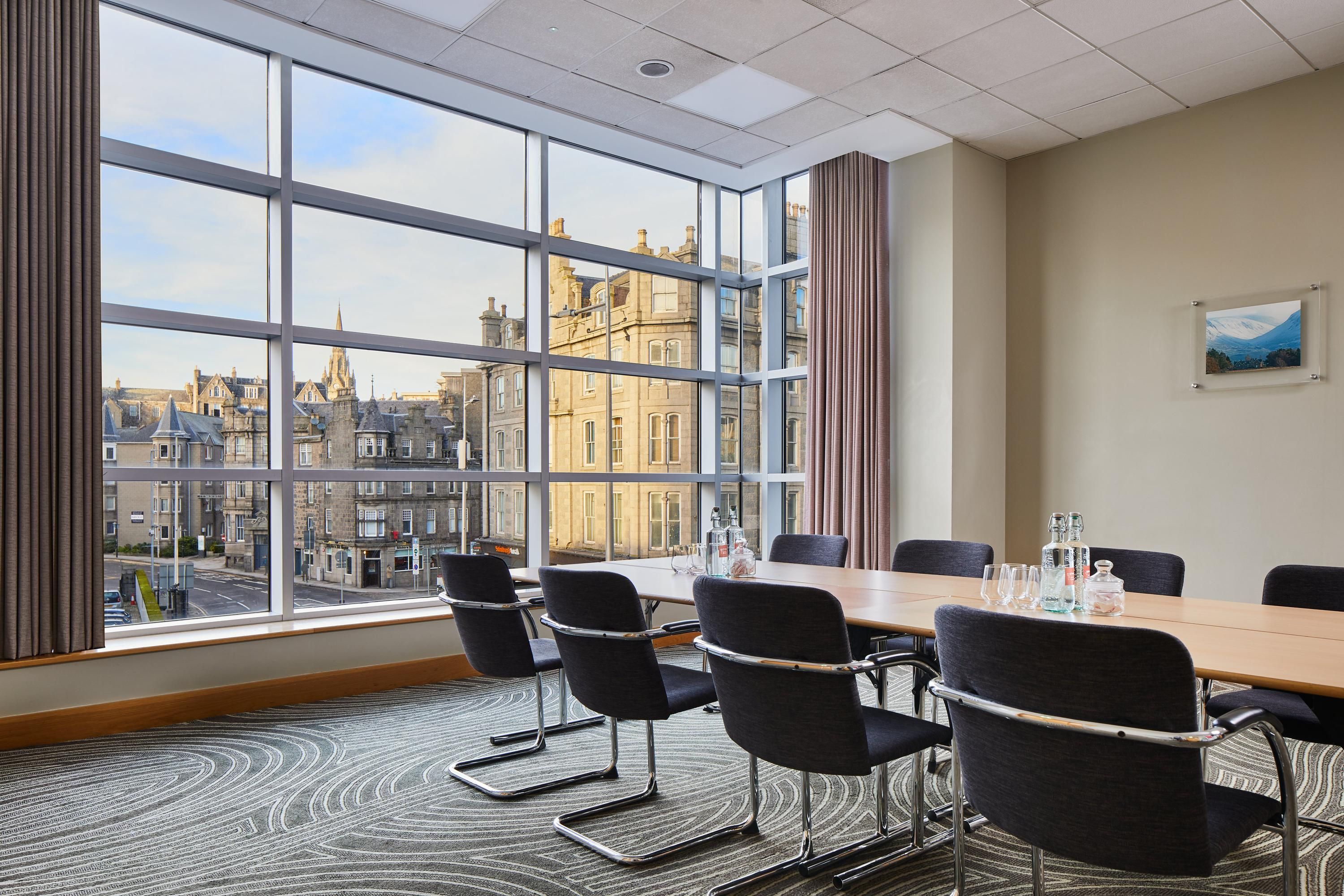 غرفة الاجتماعات