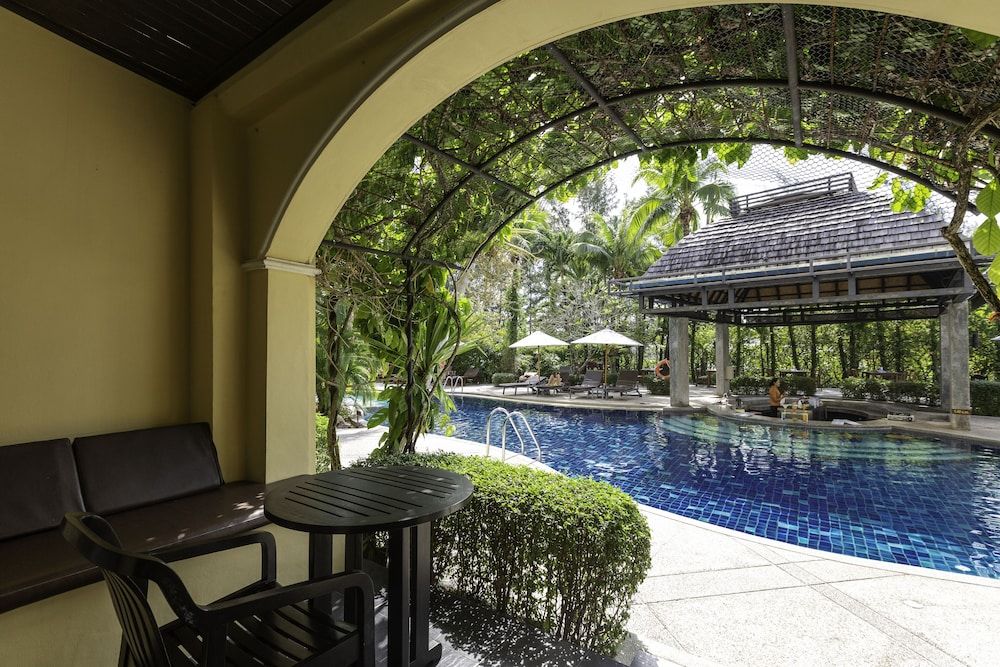 حوض السباحة صورة