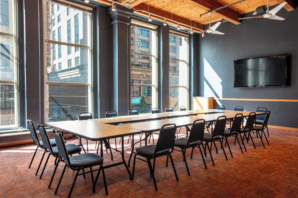 غرفة الاجتماعات