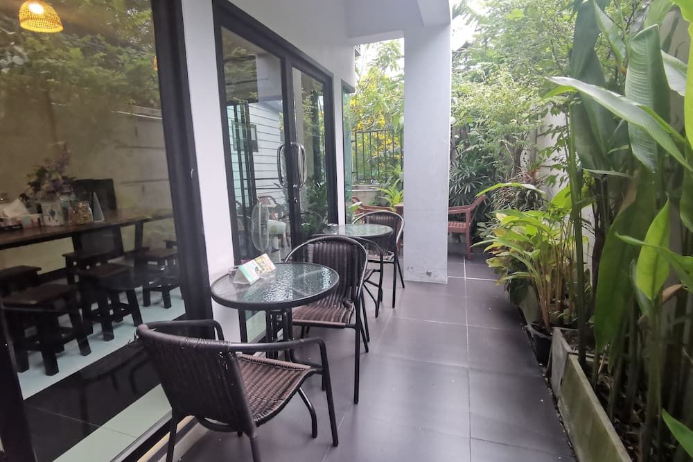 شرفة مرصوفة صورة