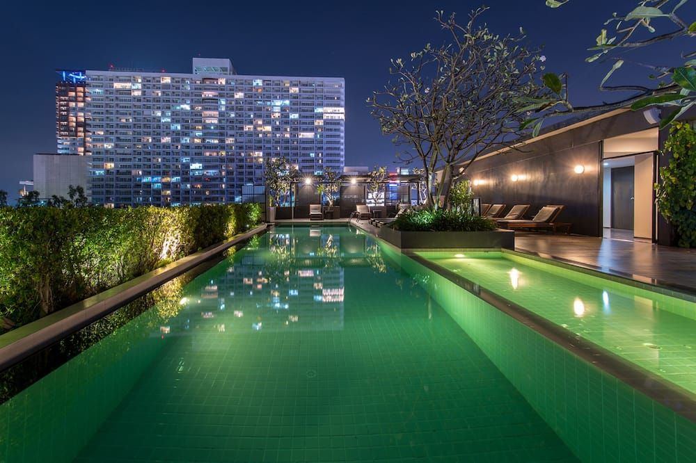 حوض السباحة صورة