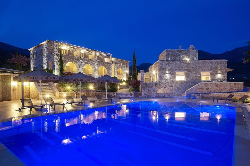 حوض السباحة صورة