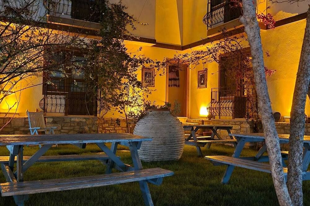 شرفة مرصوفة صورة