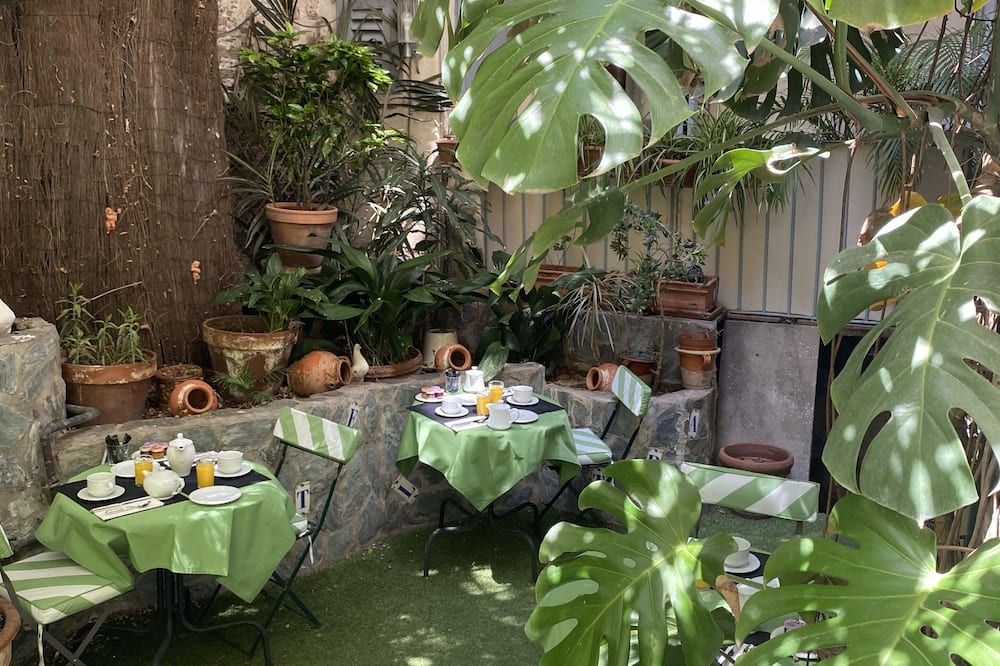 مطعم