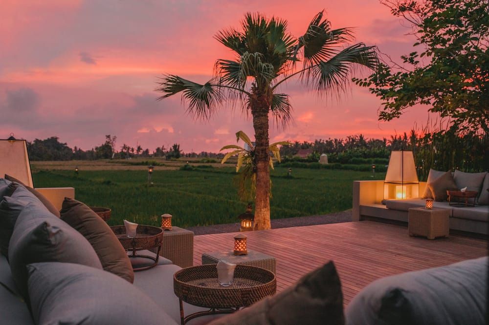 شرفة مرصوفة