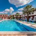 حوض السباحة