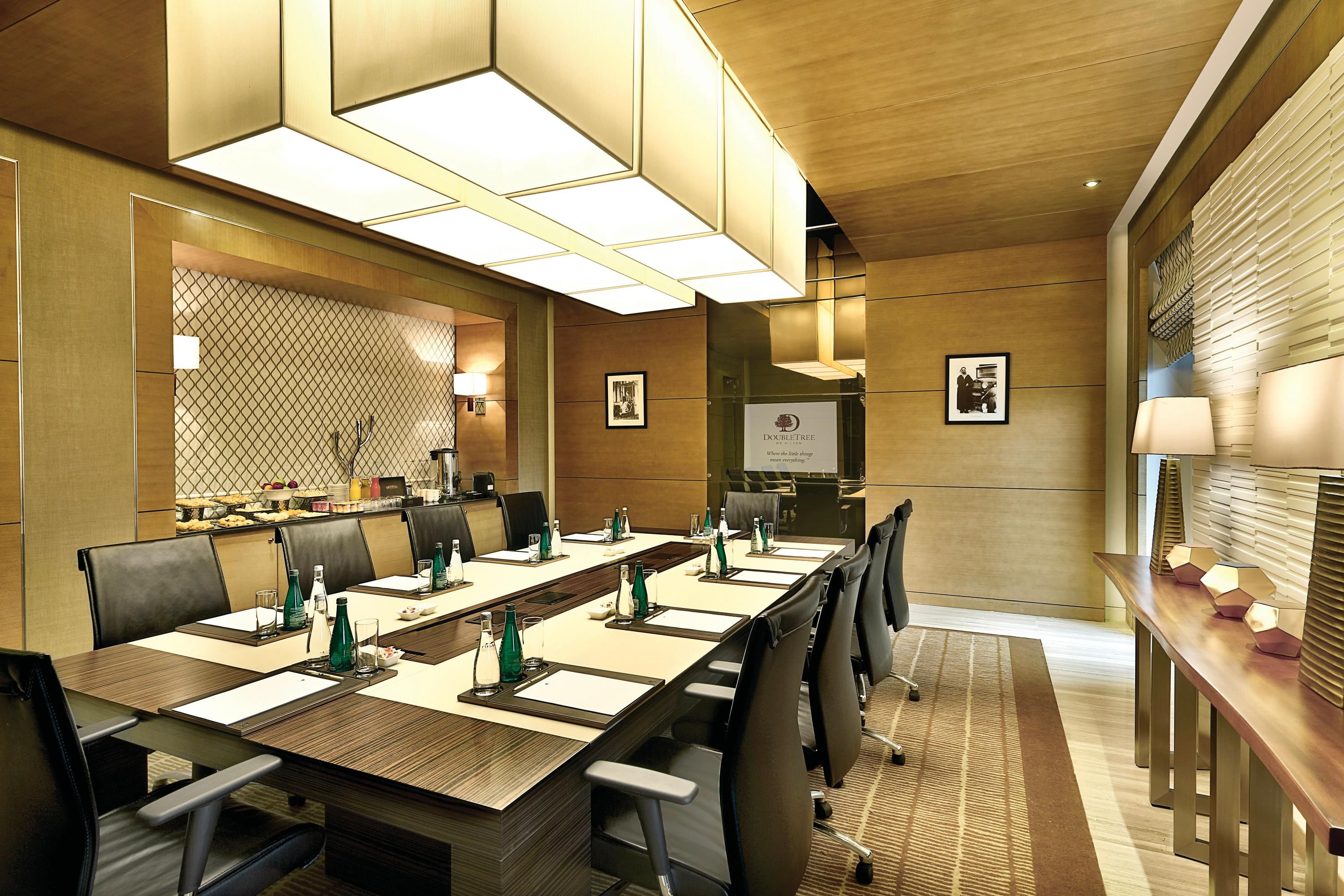 غرفة الاجتماعات