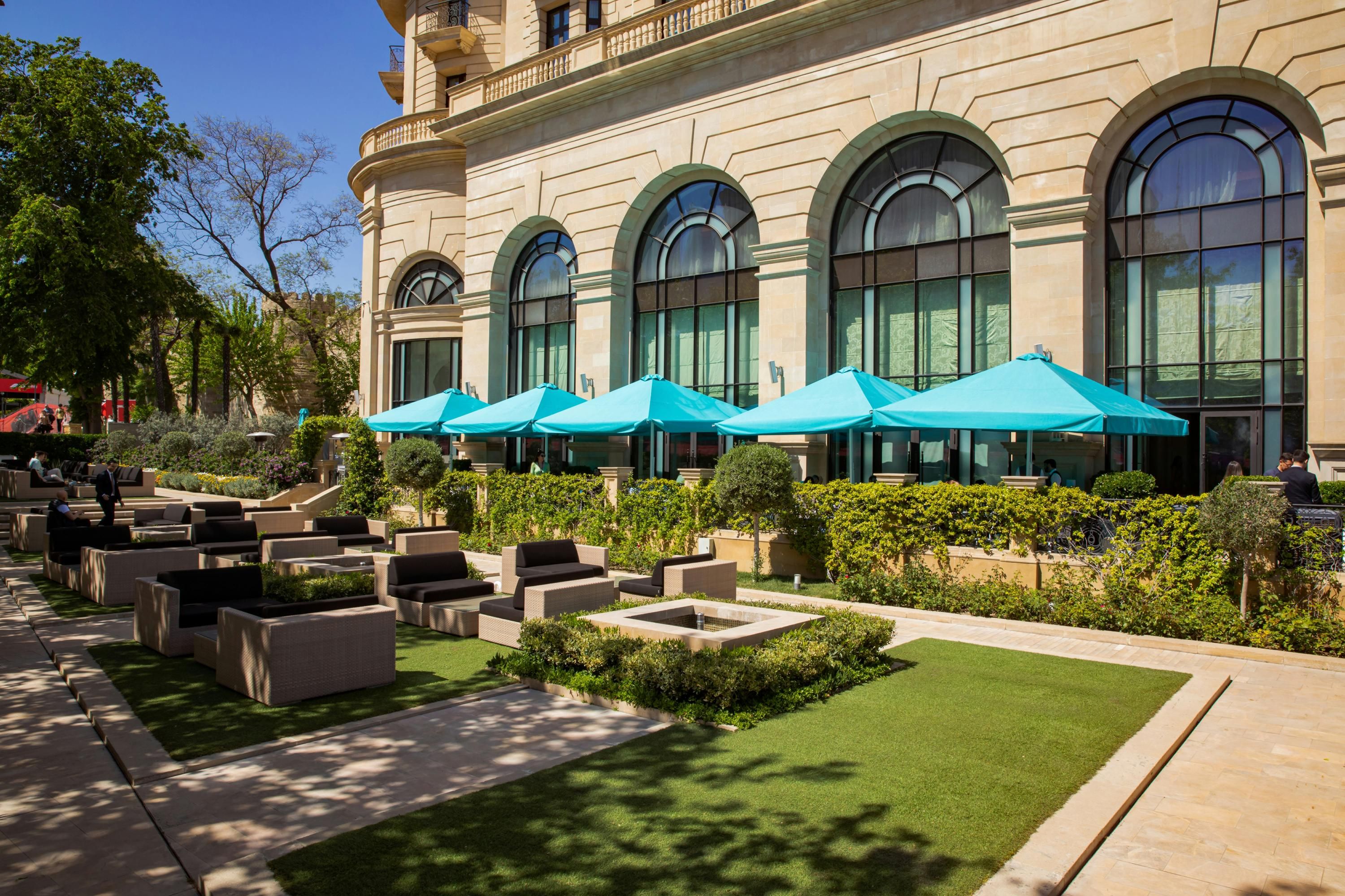 شرفة مرصوفة