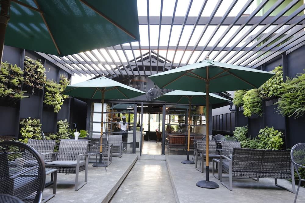 شرفة مرصوفة