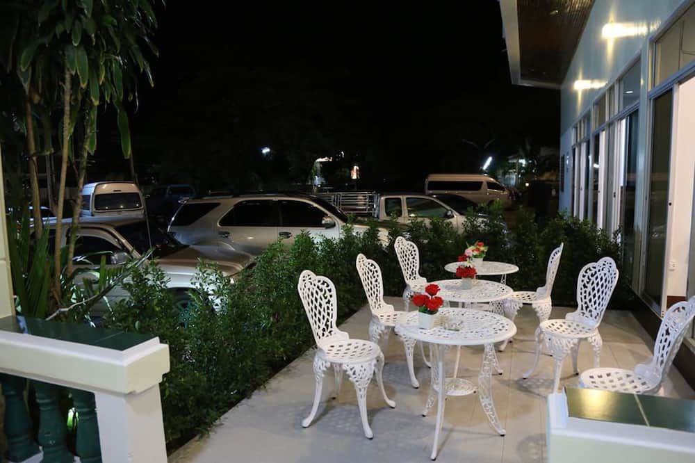 شرفة مرصوفة