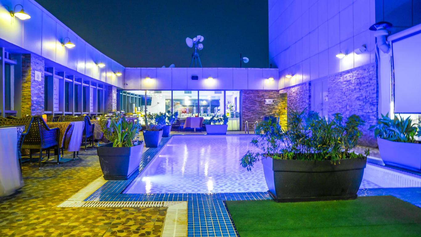 فندق الحمرا الكويت - للعائلات والأزواج فقط