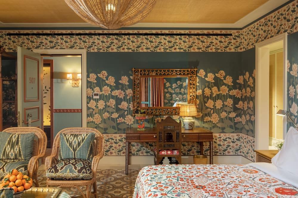 آخر