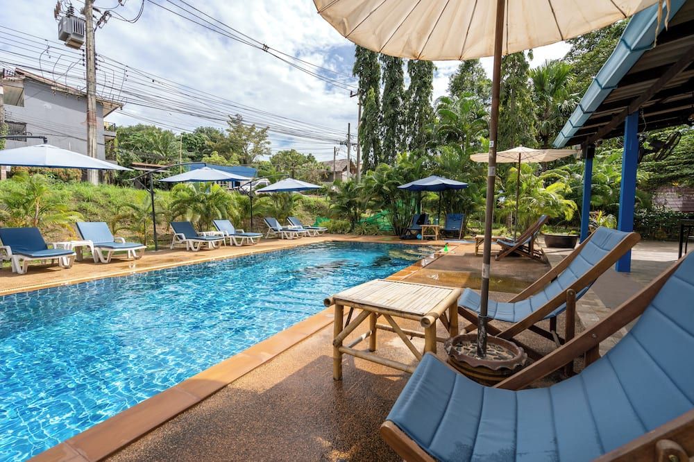 حوض السباحة صورة