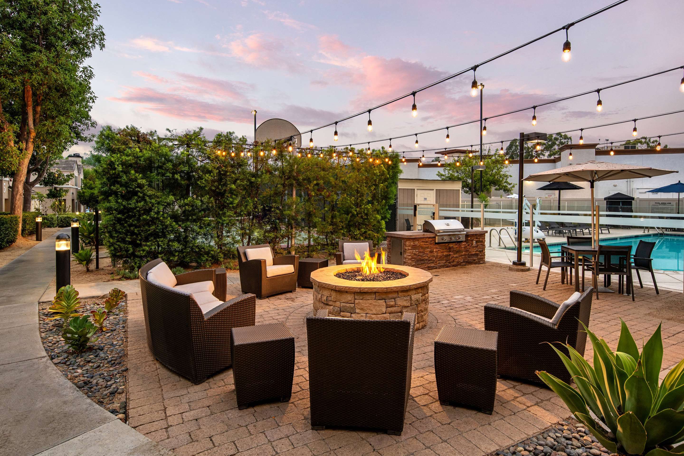 شرفة مرصوفة