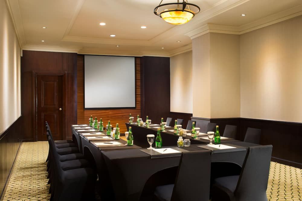 غرفة الاجتماعات