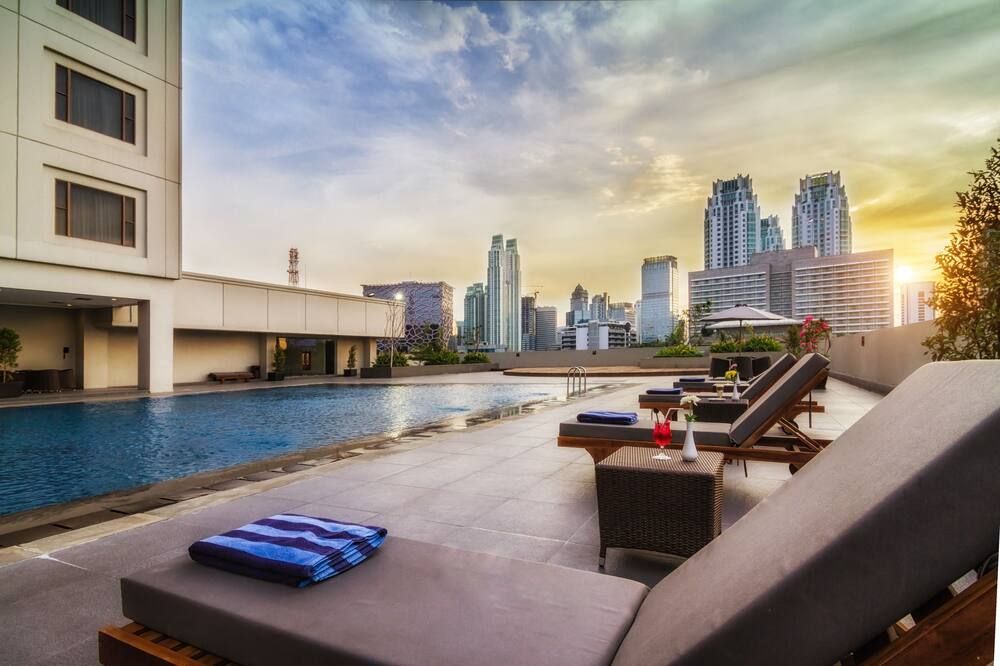 حوض السباحة صورة