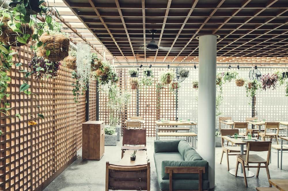 شرفة مرصوفة