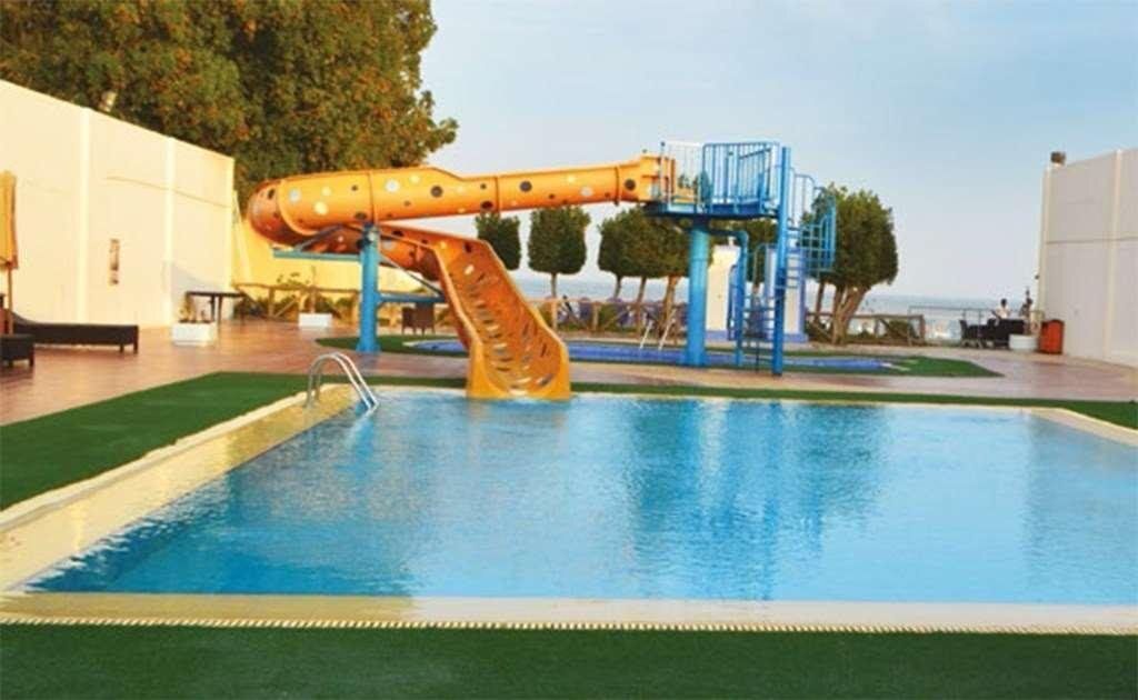 حوض السباحة صورة