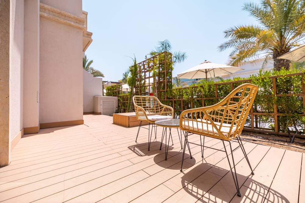 شرفة مرصوفة صورة