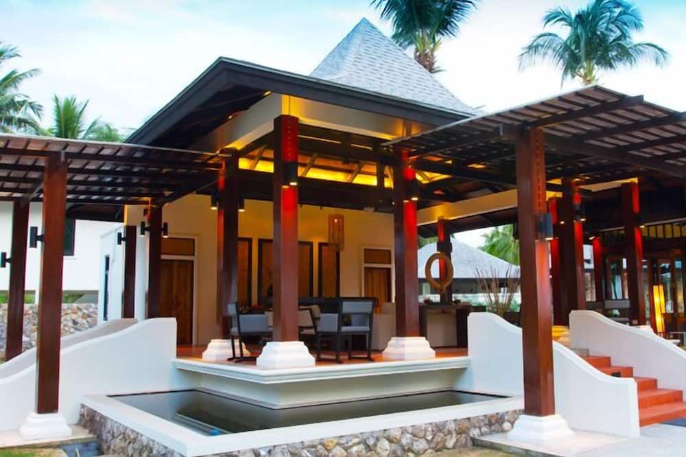 شرفة مرصوفة