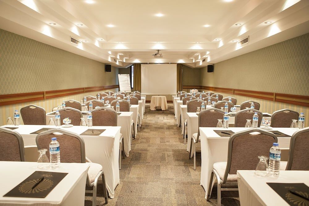 غرفة الاجتماعات