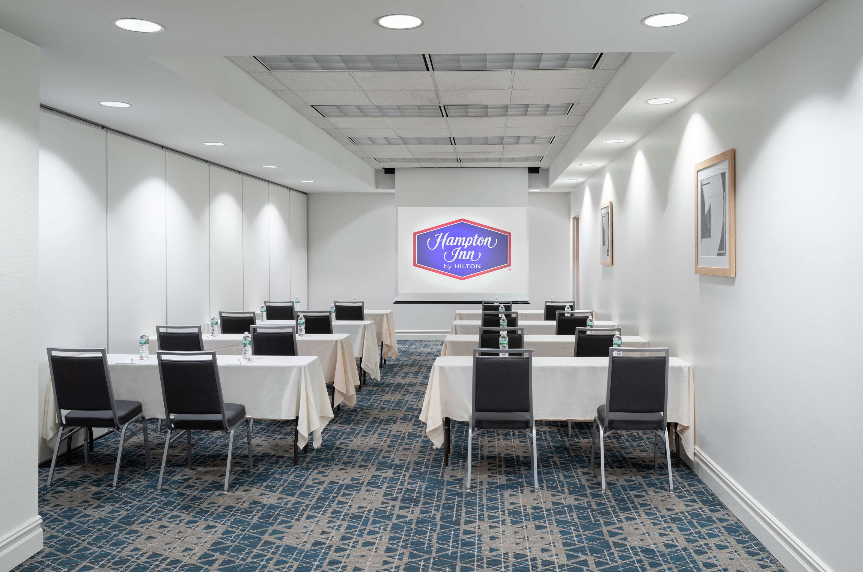 غرفة الاجتماعات