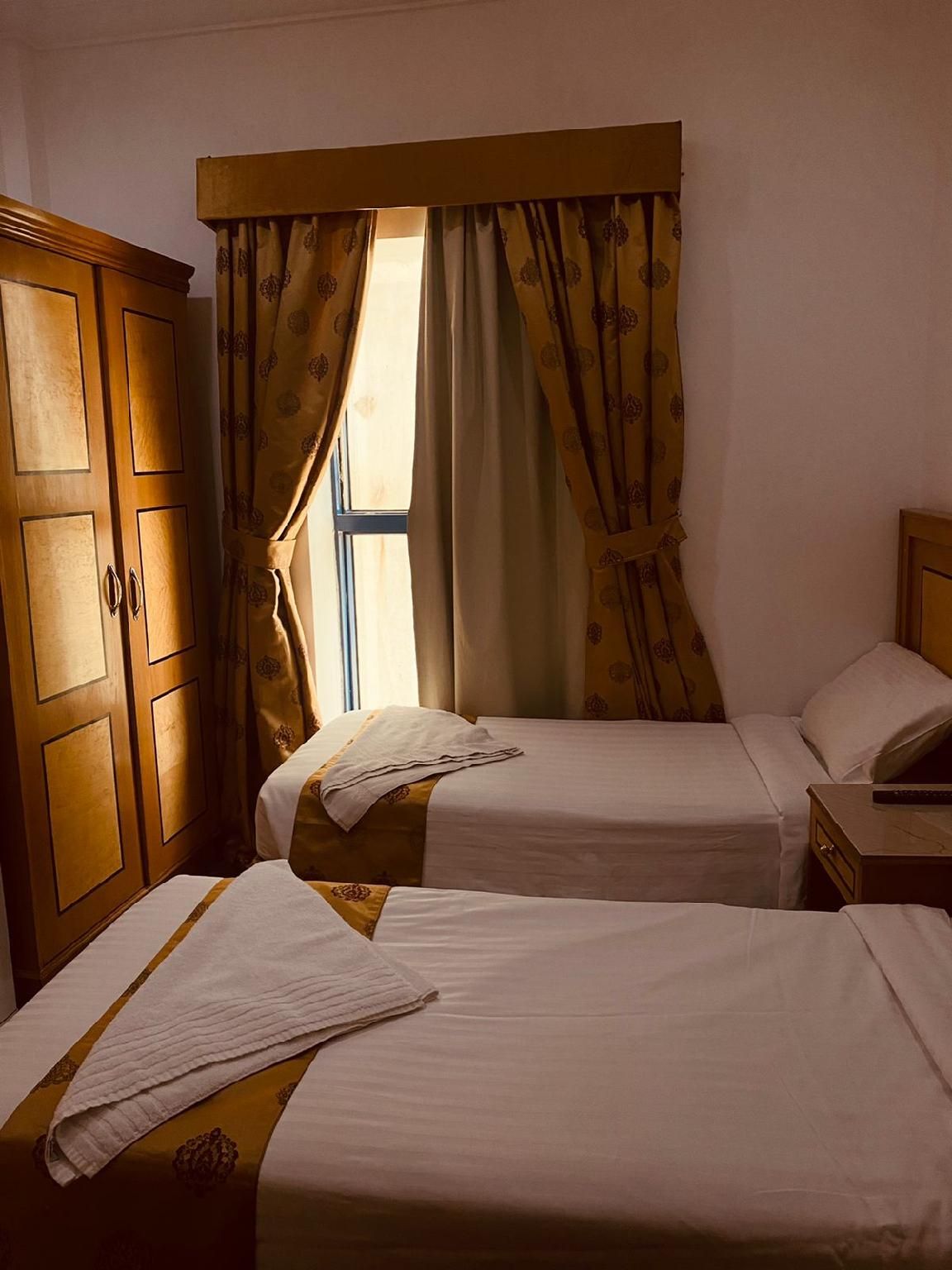 آخر