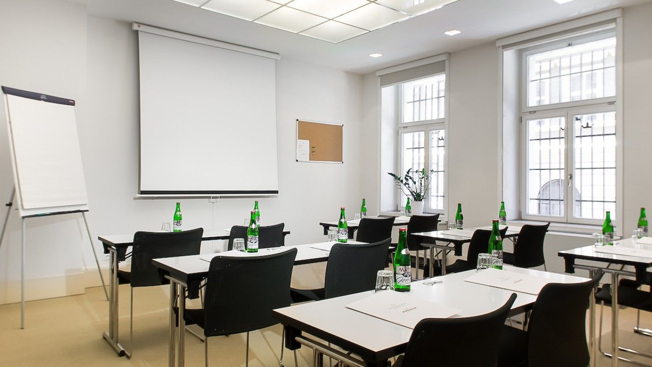 غرفة الاجتماعات