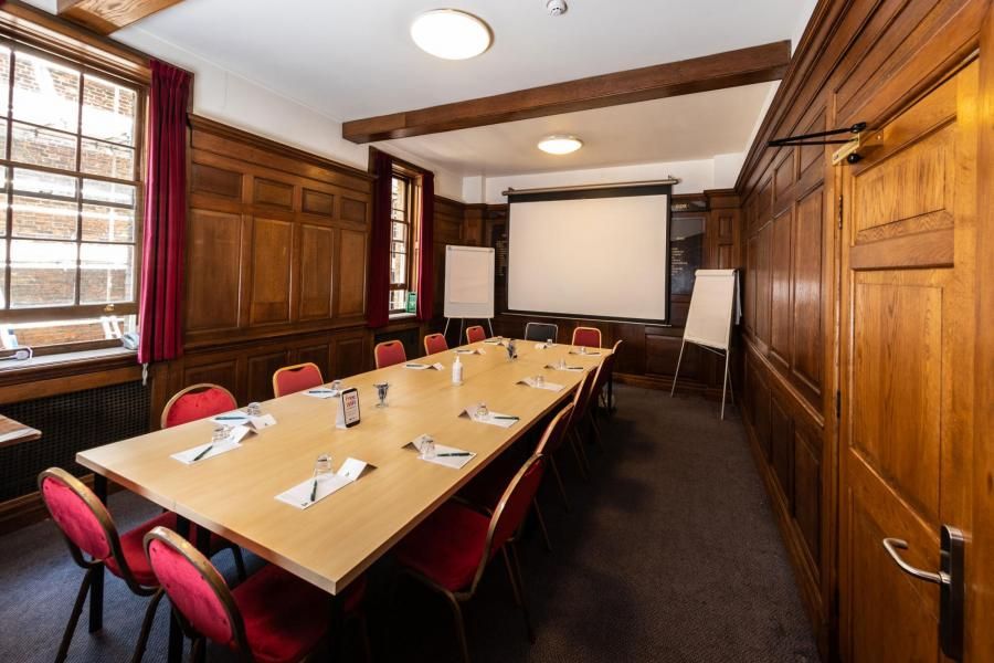 غرفة الاجتماعات