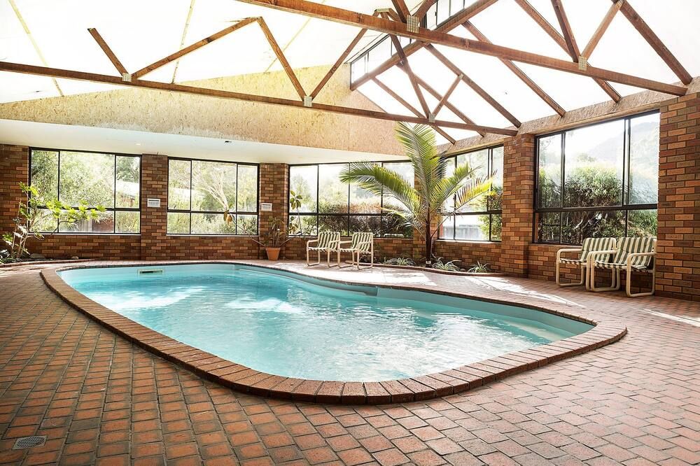 حوض السباحة صورة