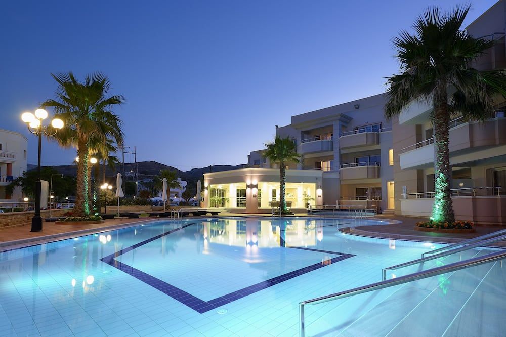 حوض السباحة صورة