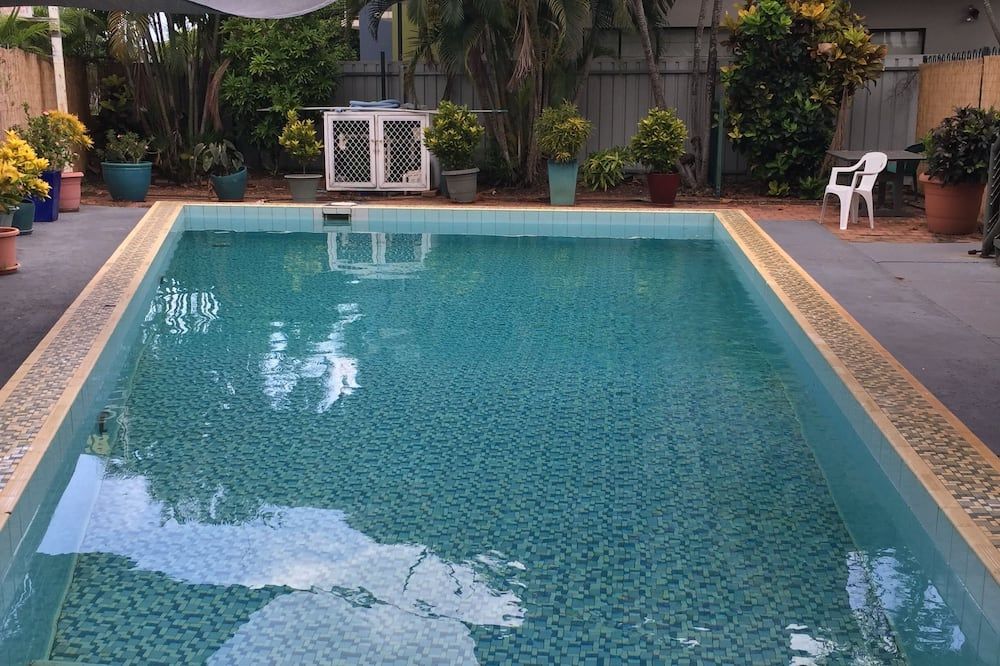 حوض السباحة صورة