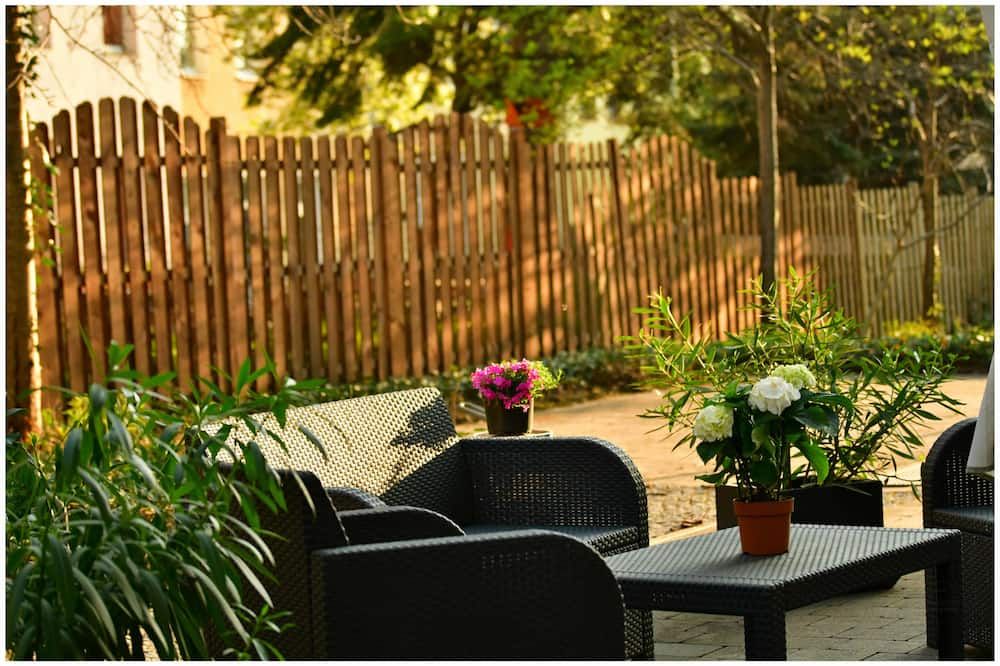 شرفة مرصوفة