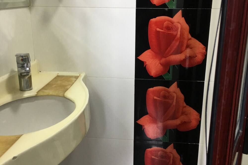 آخر