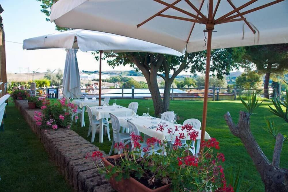 شرفة مرصوفة