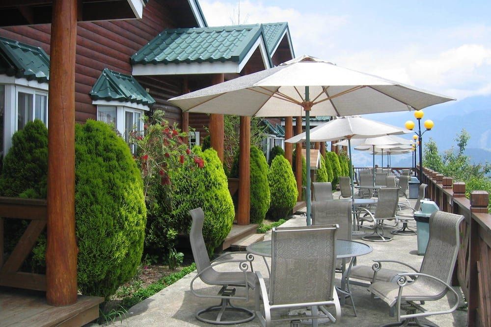 شرفة مرصوفة