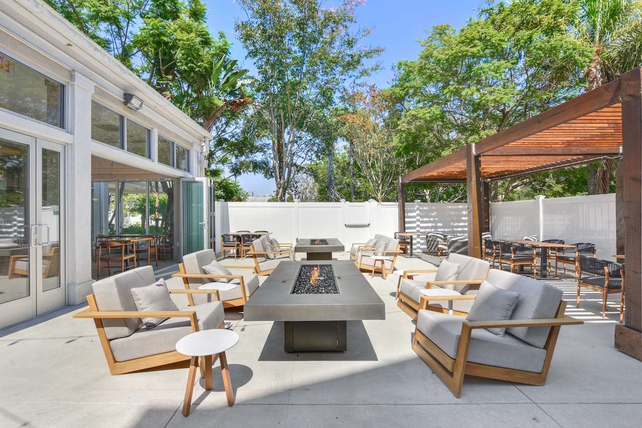 شرفة مرصوفة