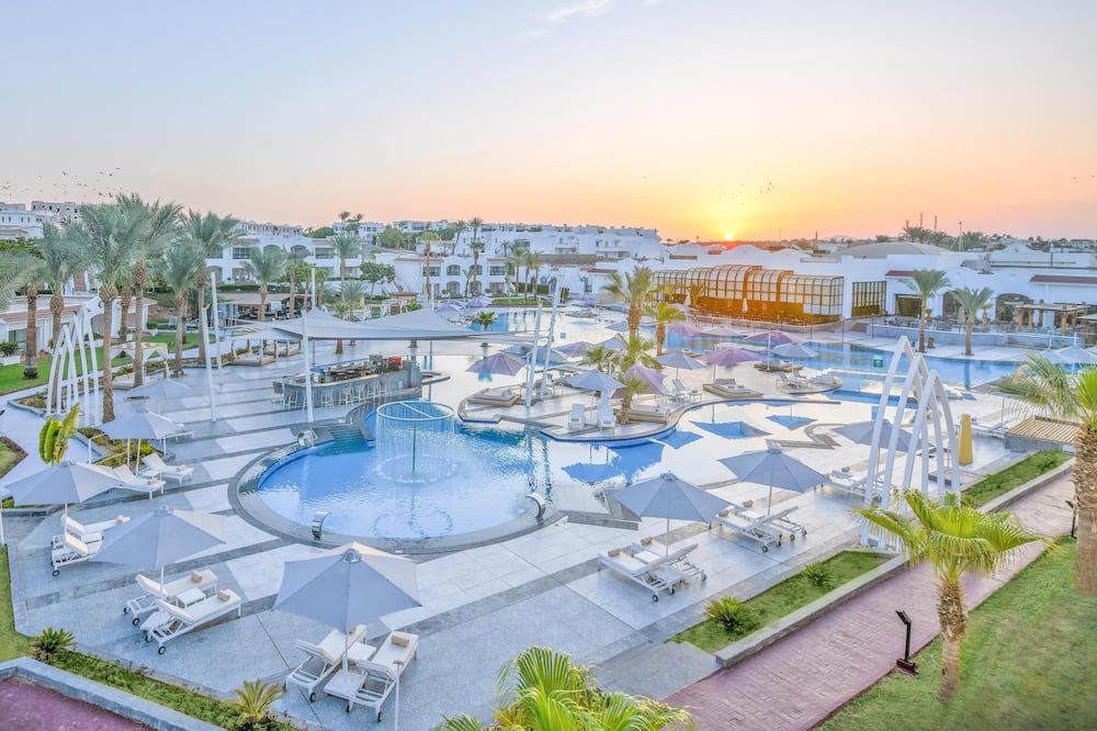 حوض السباحة صورة