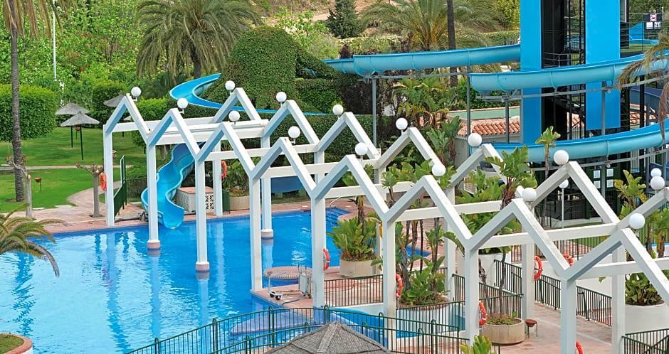 حوض السباحة