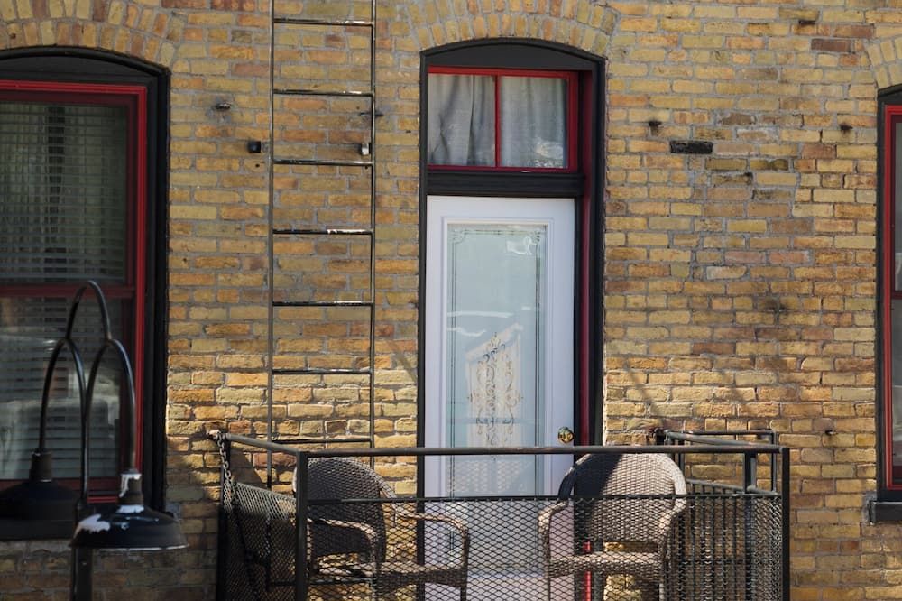 شرفة مرصوفة