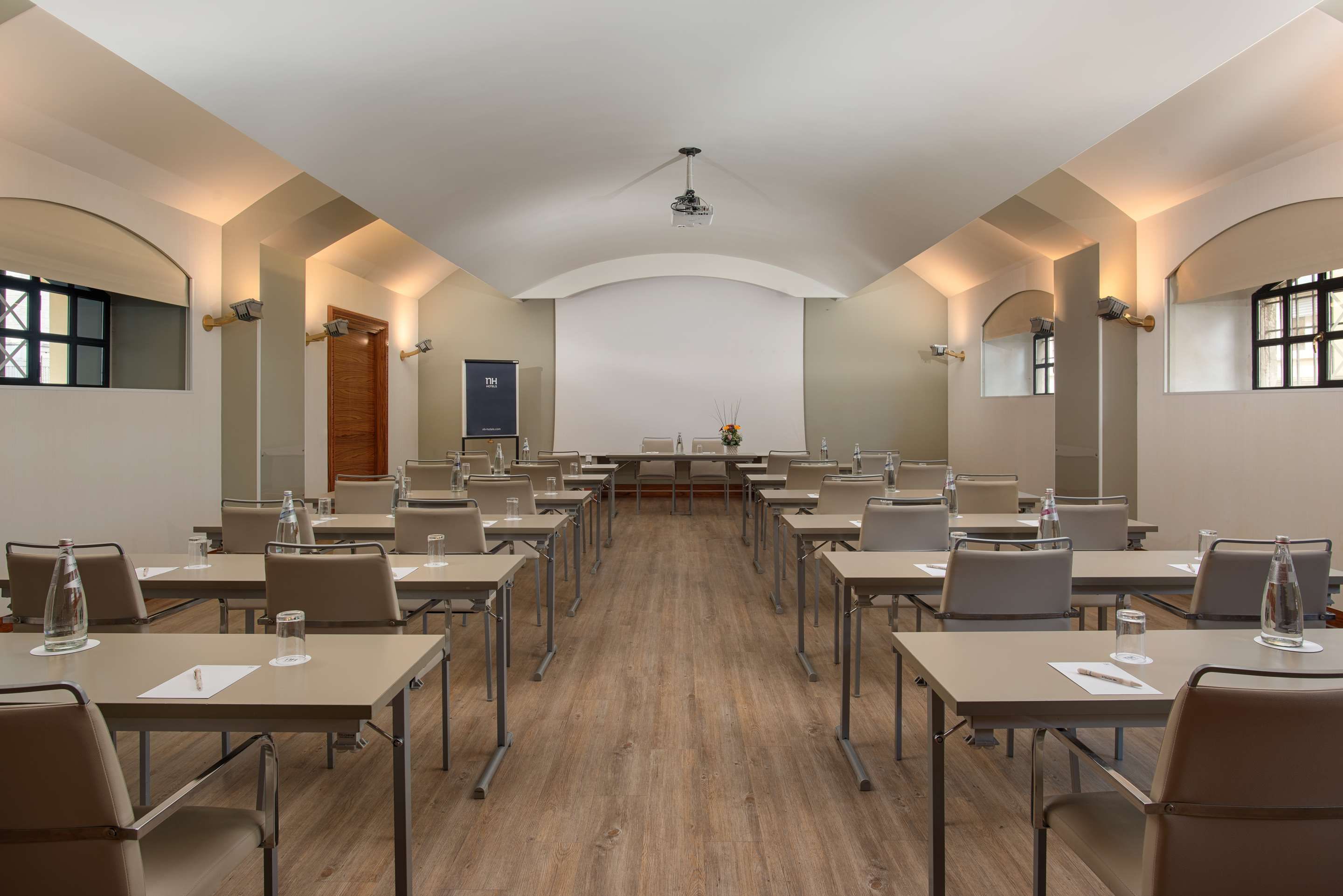 غرفة الاجتماعات