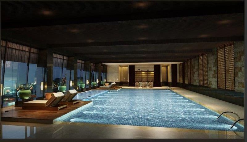 حوض السباحة