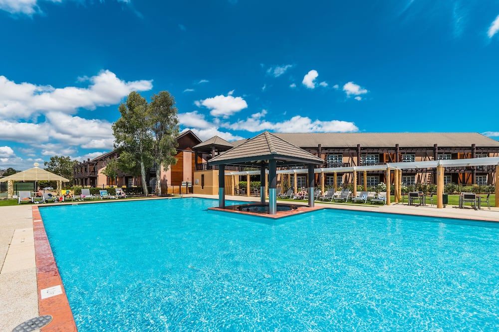 حوض السباحة صورة