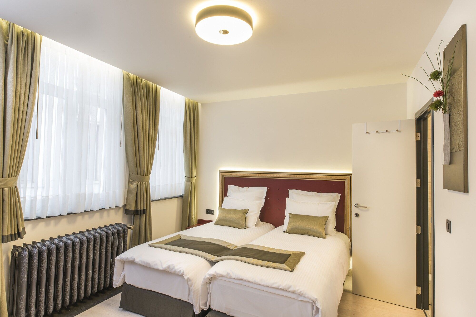 آخر