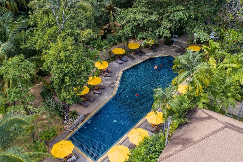 حوض السباحة صورة