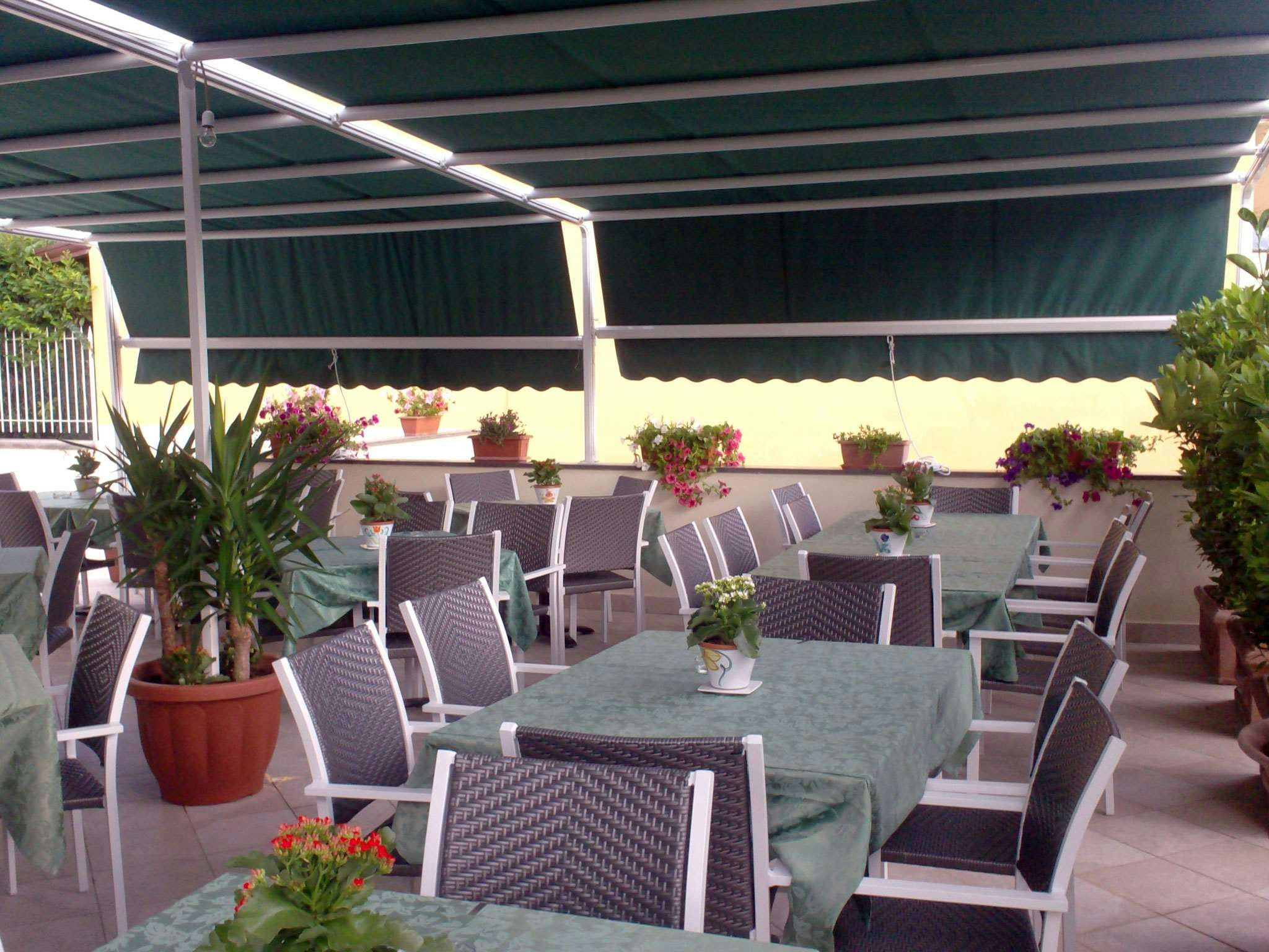 مطعم