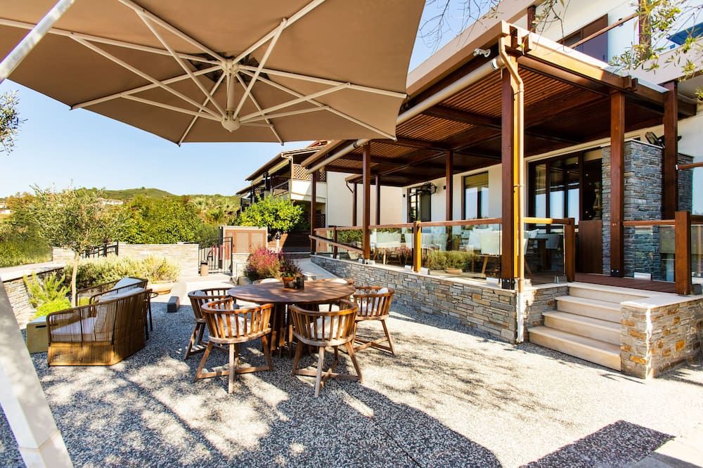 شرفة مرصوفة