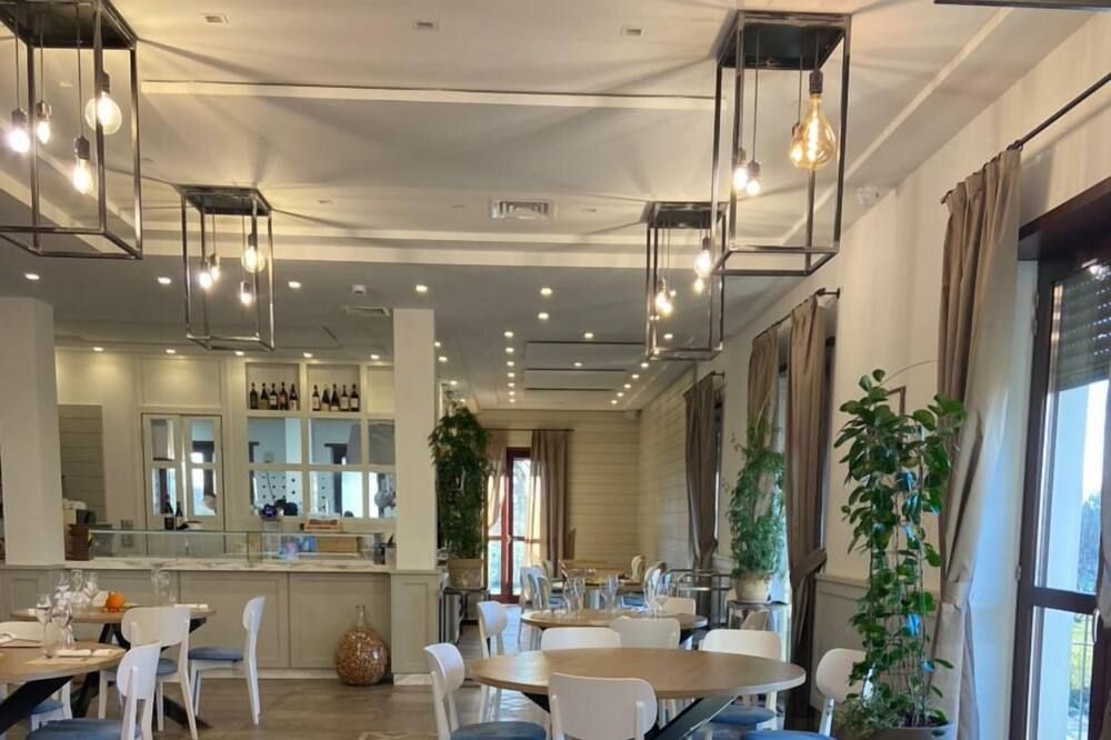 مطعم